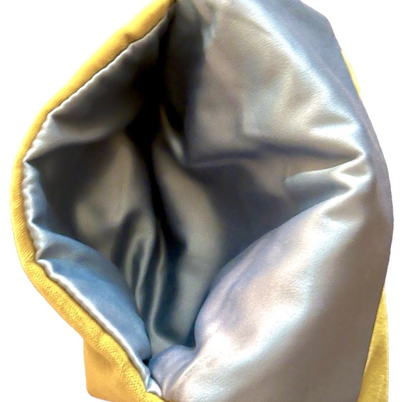 Authentic Gucci Limited Edition Yellow Velvet/ Blue Silk Pillow Sunglass Case - Picture 4 of 4